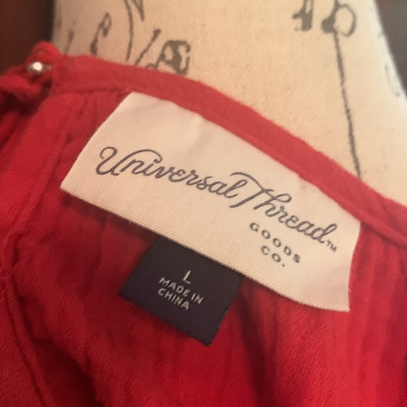 Universal Thread Balloon Sleeve Top. Size Large - Picture 4 of 4